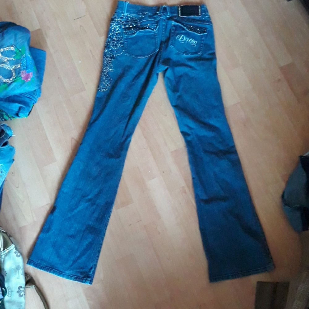 Dereon Jeans - image 3